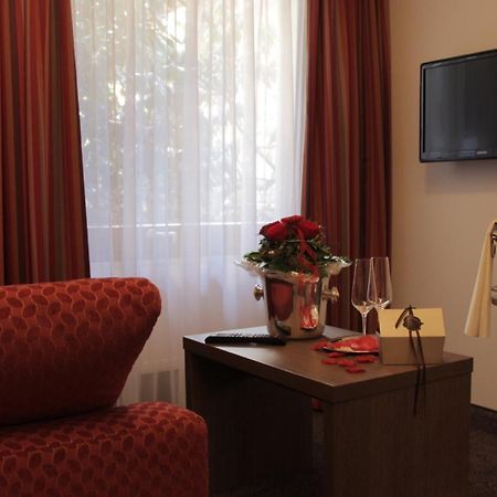 Romantisches Hotel Menzhausen ウスラー エクステリア 写真