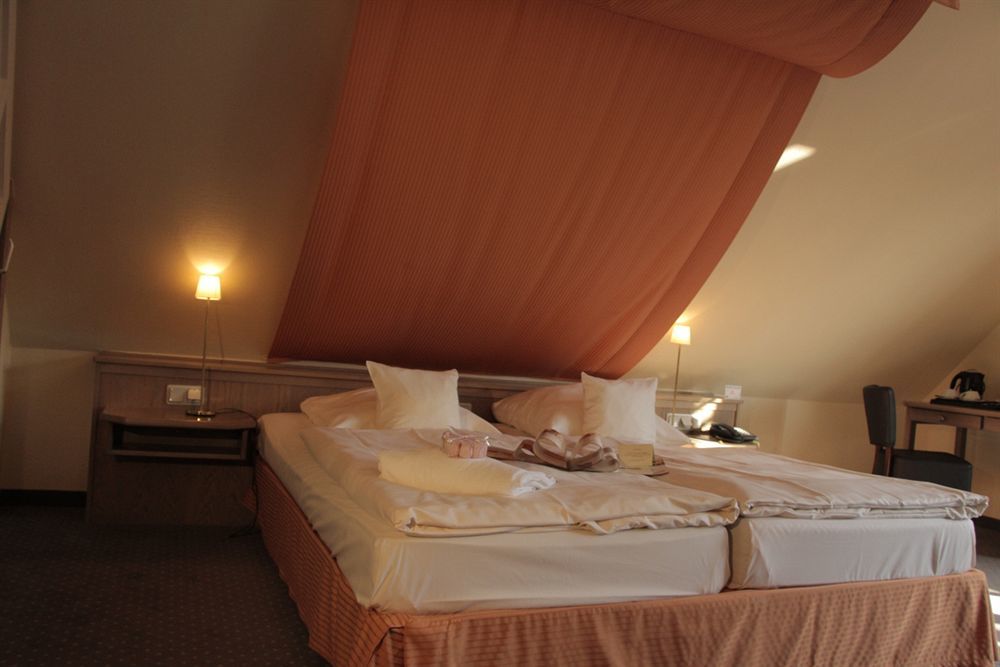 Romantisches Hotel Menzhausen ウスラー エクステリア 写真