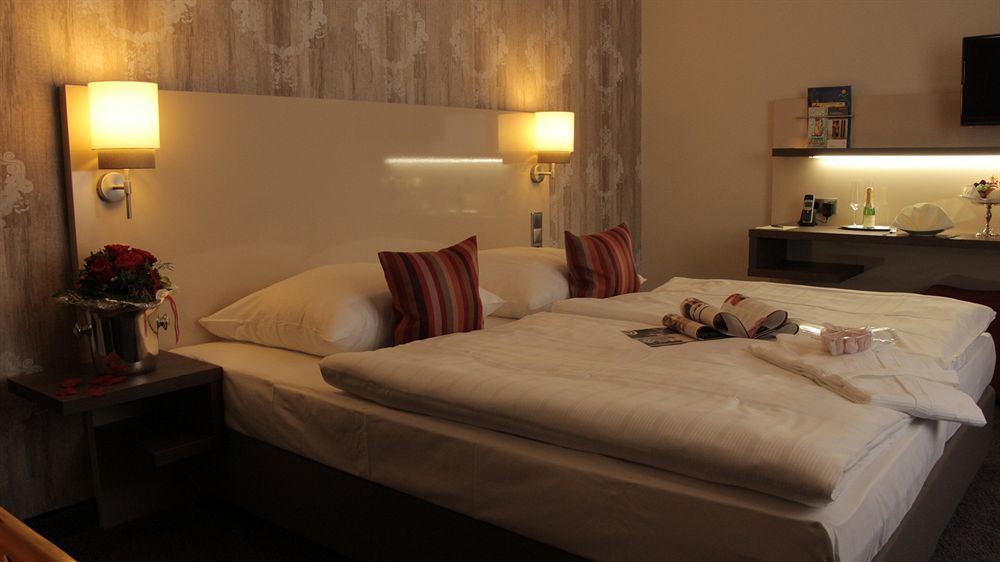 Romantisches Hotel Menzhausen ウスラー エクステリア 写真