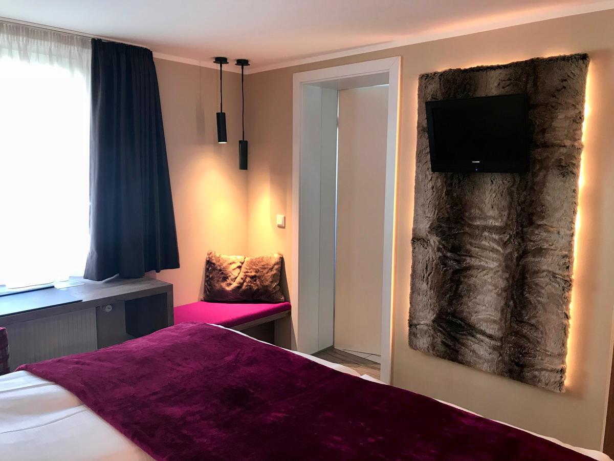 Romantisches Hotel Menzhausen ウスラー エクステリア 写真