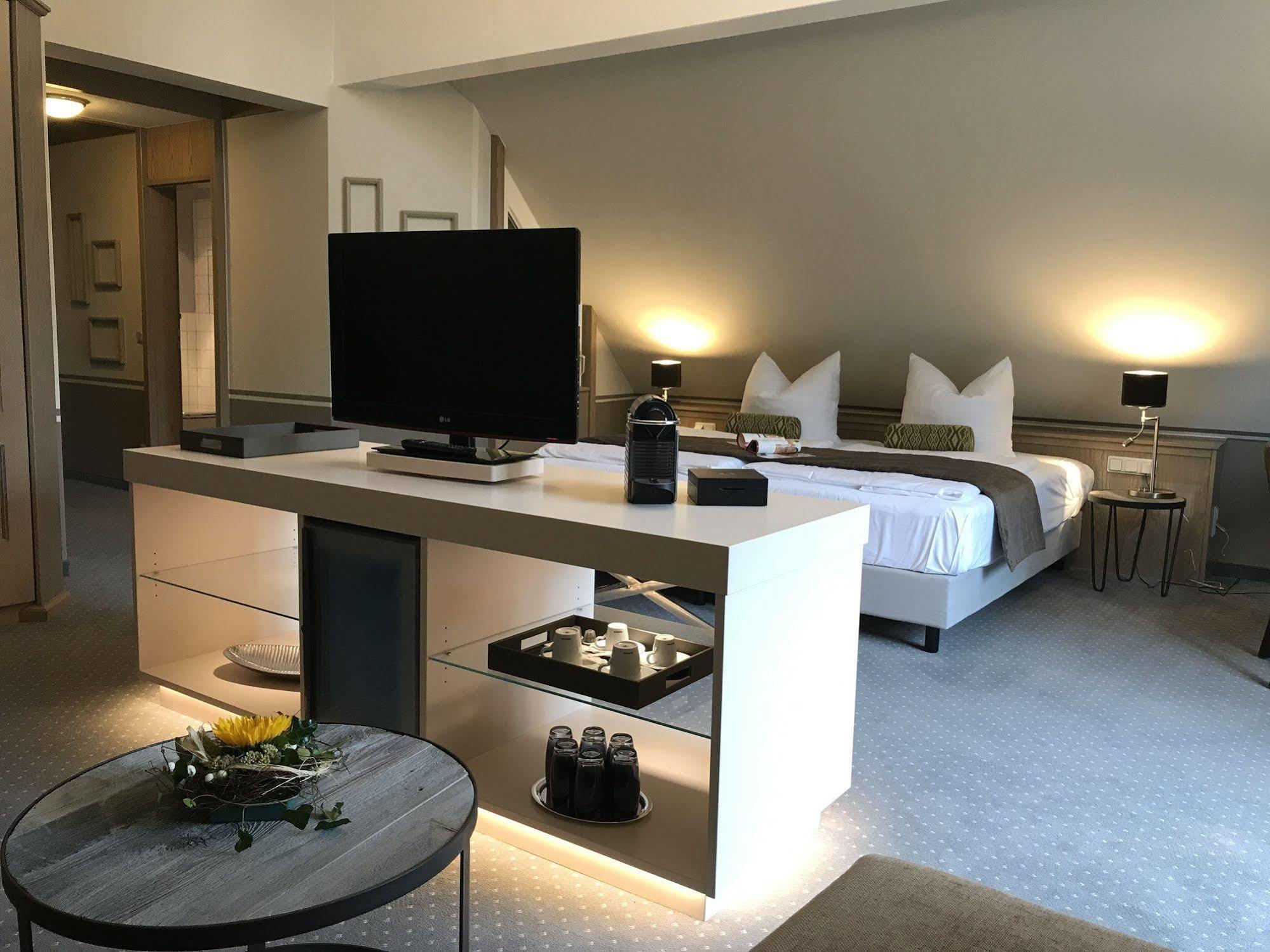 Romantisches Hotel Menzhausen ウスラー エクステリア 写真