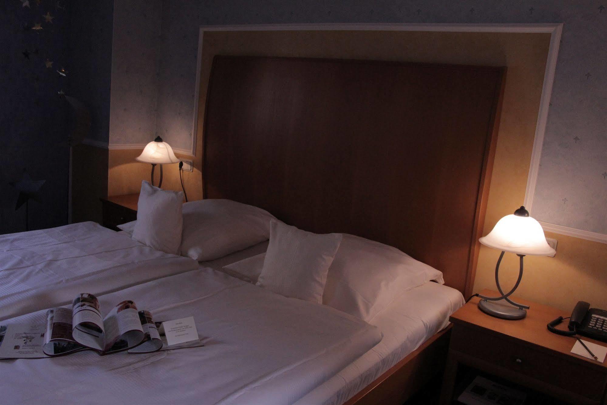 Romantisches Hotel Menzhausen ウスラー エクステリア 写真