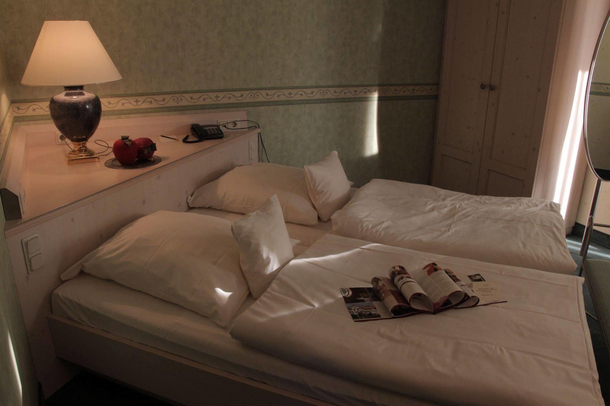 Romantisches Hotel Menzhausen ウスラー エクステリア 写真