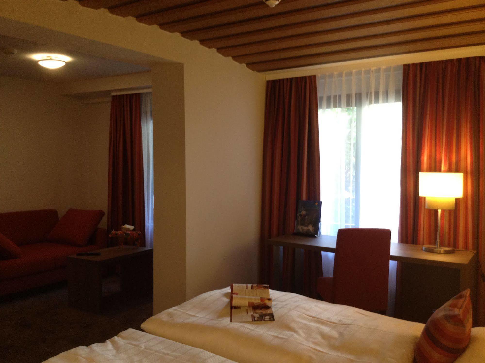 Romantisches Hotel Menzhausen ウスラー エクステリア 写真